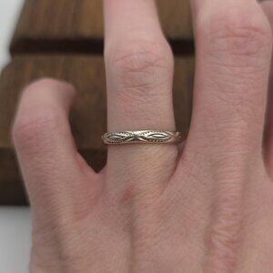 Size 7.25 Sterling Silver Trible Pattern Ring A1439